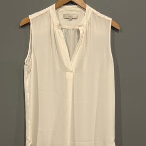 *GENTLY WORN* LOFT Size S Sleeeless Split Neck High-Low Top